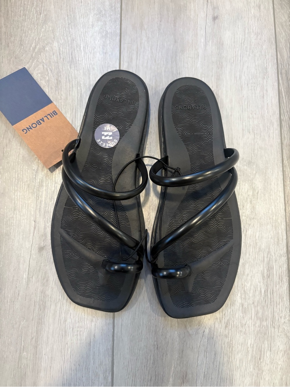 Billabong Black Toe Loop Slide Sandals - Picture 2 of 4